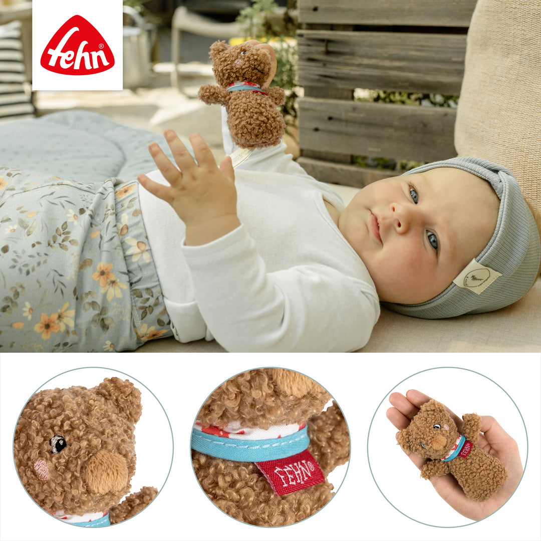 Detailansicht der Baby Mini-Rassel Bär mit integrierter Rassel