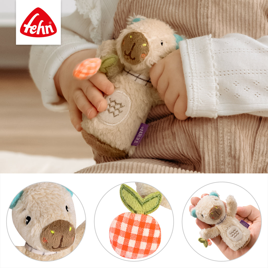 Detailansicht der Baby Mini-Rassel Capybara mit integrierter Rassel