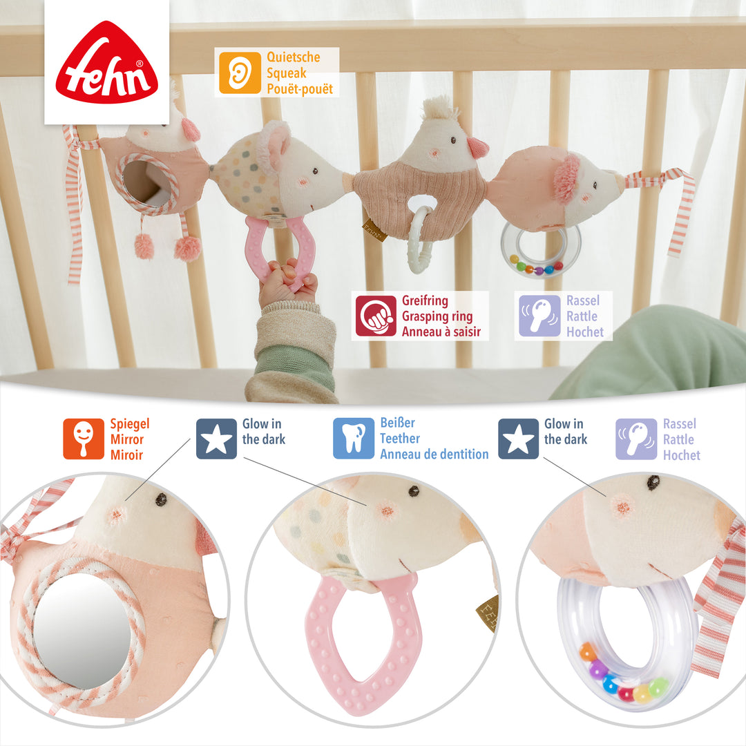 Details der Baby Kinderwagenkette feehnLAND mit verschiedenen Spielelementen