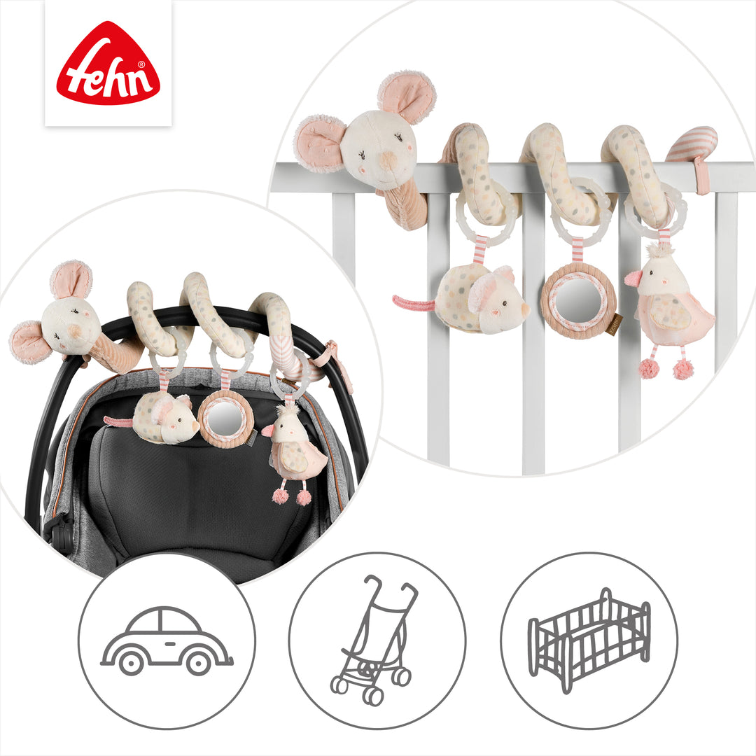 Baby Activity-Spirale Maus an Babybett und Babyschale befestigt
