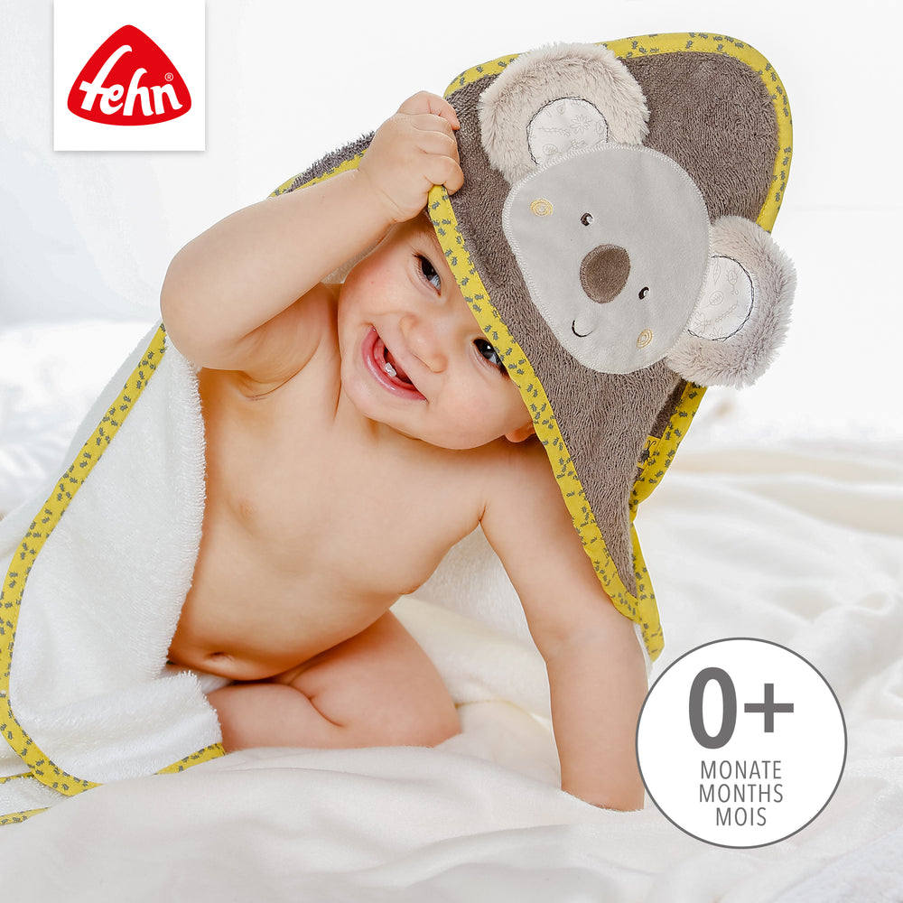 Baby im Baby Kapuzenbadetuch Koala nach dem Baden